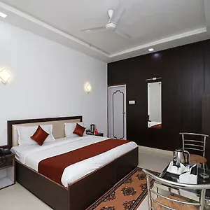 *** Hotel Oyo 11526 Apollo India